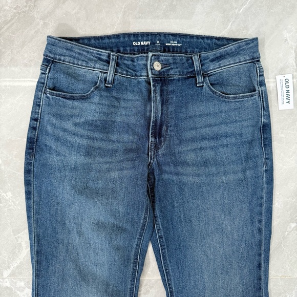 Women’s Old Navy Mid-Rise Wow Boot Cut Medium Wash Jeans Size 8 Petite - Picture 4 of 16
